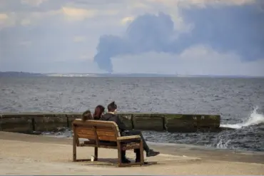Ukrainian Official: Coordinated Drone Strike from Black Sea Shakes Odessa as Anti-Air Defenses Activate