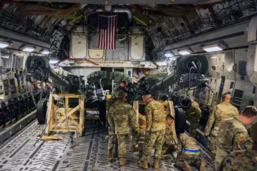 US Suspends Ukraine Military Aid, German Paper Warns: 'They Have to Deal with Trump'