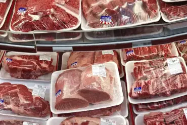 Study Challenges Red Meat's Role in Cancer Prevention, Analyzing 16,000 Adults' Dietary Patterns and Mortality Risks