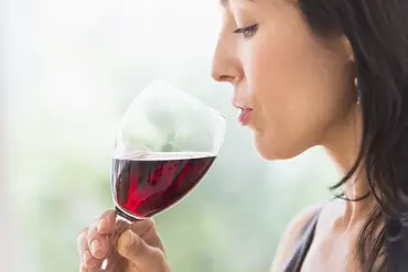 UK Alcohol Deaths Surge Despite Decline in Consumption: Experts Highlight Shifting Drinking Patterns