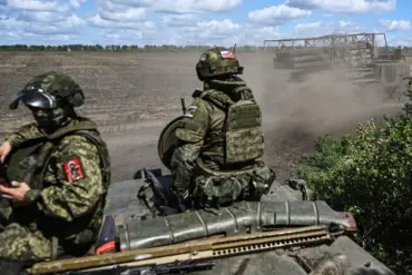 Ukrainian Reconnaissance Analyst Warns of Imminent Russian Offensive as Tensions Escalate
